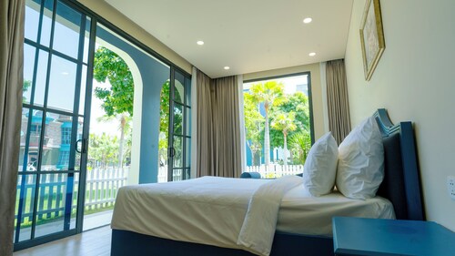 WONDERLAND ROYAL MANSIONS HO TRAM