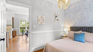 4 bedrooms, desk, iron/ironing board, free WiFi