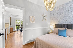 4 Schlafzimmer, Schreibtisch, Bügeleisen/Bügelbrett, kostenloses WLAN