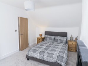 3 عدّة غرف نوم وبديكورات فريدة لكل غرفة وطراز فريد لكل وحدة