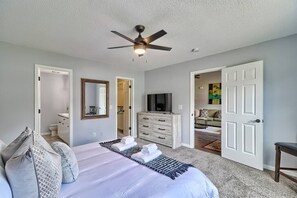 4 slaapkamers, een strijkplank/strijkijzer, reisbedje, wifi