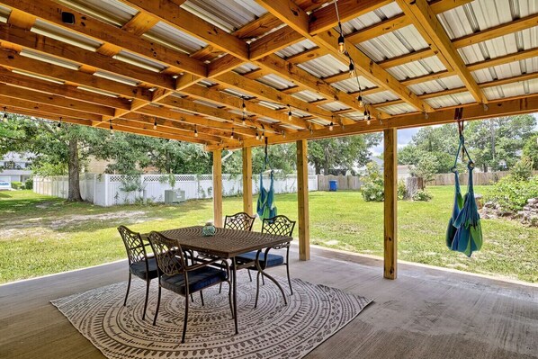 Outdoor dining