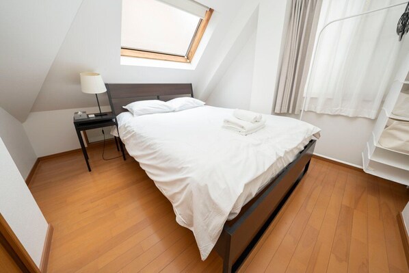 3 bedrooms, iron/ironing board, Internet