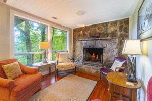 Interior - Lake View Escape– Mountain Cottage with Lake Burton Views (Clarkesville)