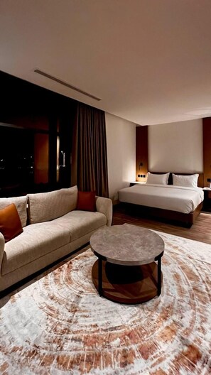 Studio Deluxe, vue jardin | Bureau, espace de travail pour ordinateur portable