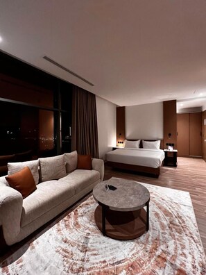 Escriptori i espai de treball apte per a portàtils 