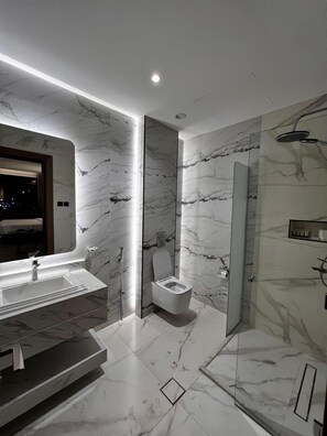 Handdoeken, zeep, shampoo, toiletpapier