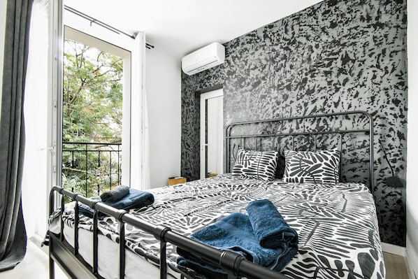 3 habitaciones, escritorio, tabla de planchar con plancha y wifi gratis