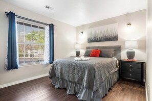 Condo, 1 Queen Bed with Sofa bed, Patio, Golf View (Cozy Escape) | 1 bedroom, individually decorated, individually furnished - Cozy Escape Stay for 4 (Branson)