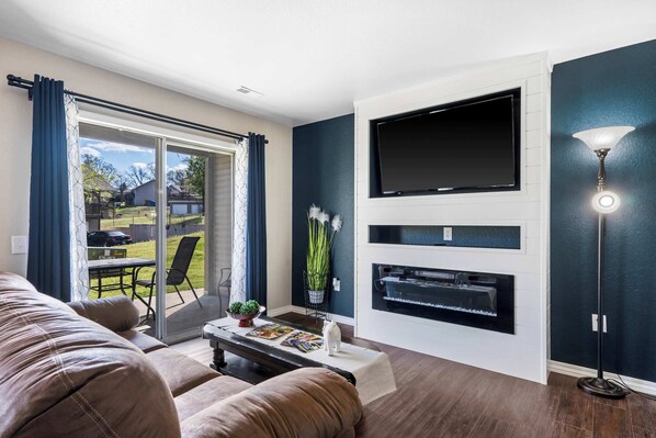 Condo, 1 Queen Bed with Sofa bed, Patio, Golf View (Cozy Escape) | Living area