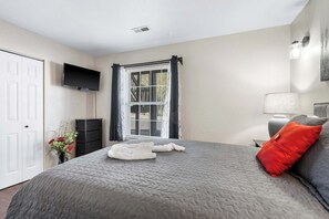 Condo, 1 Queen Bed with Sofa bed, Patio, Golf View (Cozy Escape) | 1 bedroom, individually decorated, individually furnished - Cozy Escape Stay for 4 (Branson)