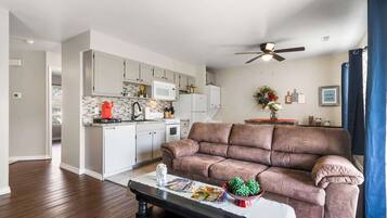 Condo, 1 Queen Bed with Sofa bed, Patio, Golf View (Cozy Escape) | Living area | 42-inch flat-screen TV with digital channels