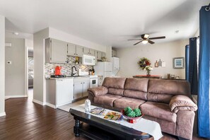 Condo, 1 Queen Bed with Sofa bed, Patio, Golf View (Cozy Escape) | Living area | 42-inch flat-screen TV with digital channels