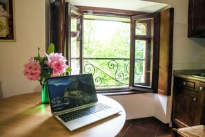 Apartment, Garden View | Living area - Rosa del Sasso (Alta Valle Intelvi)