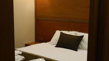 1 Schlafzimmer, BĂŒgeleisen/BĂŒgelbrett, WLAN, BettwĂ€sche