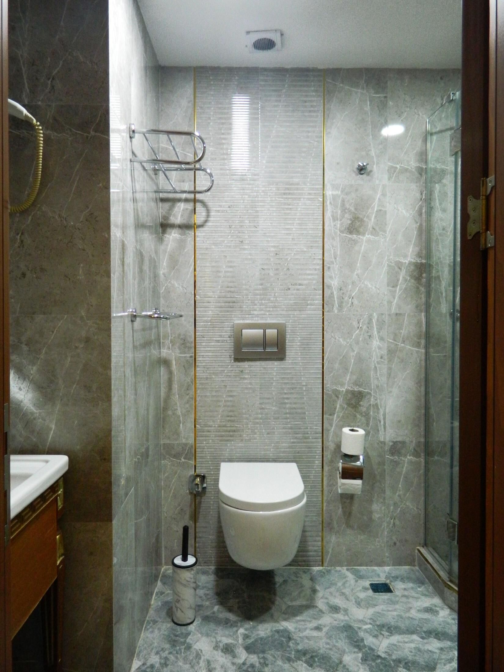 Dusche, Haartrockner, Handtücher, Seife