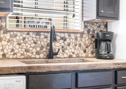Cozy Timbers Charming Condo for 6 With Resort-style Amenities