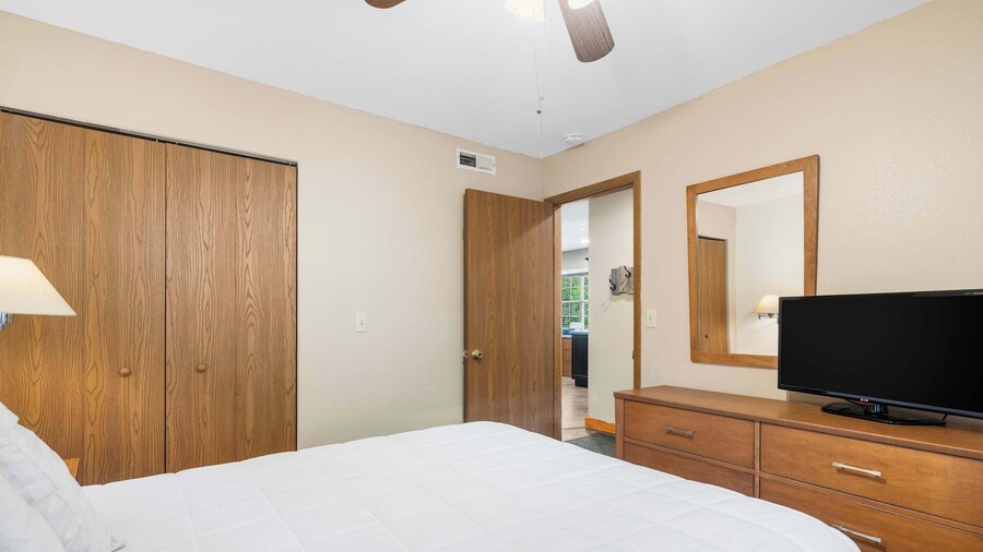 Cozy Timbers Charming Condo for 6 With Resort-style Amenities