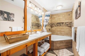 Condo, Multiple Beds, Balcony, Garden View (Cozy Timbers) | Bathroom | Hair dryer, towels - Cozy Timbers Charming Condo for 6 With Resort-style Amenities (Branson)