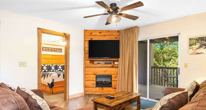 Cozy Timbers Charming Condo for 6 With Resort-style Amenities