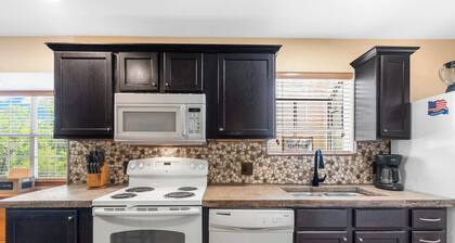 Cozy Timbers Charming Condo for 6 With Resort-style Amenities