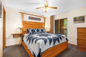 콘도, 침대(여러 개), 발코니, 정원 전망 (Cozy Timbers) | 2 개의 침실, 각각 다른 스타일의 인테리어, 각각 다르게 가구 비치