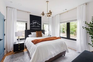 3 chambres, fer et planche à repasser, Wi-Fi, draps fournis