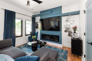 Fernseher, Kamin, Arbeitsbereiche