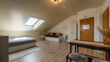 1 bedroom, WiFi, bed sheets