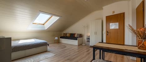 1 bedroom, WiFi, bed sheets