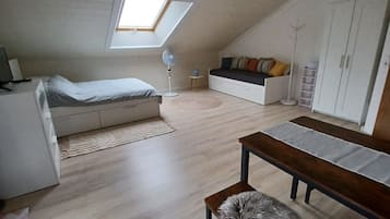 1 camera, Wi-Fi, lenzuola