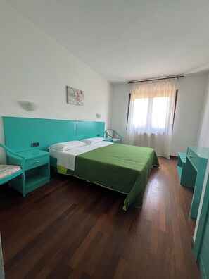 Standard-Doppelzimmer | Schreibtisch, kostenloses WLAN