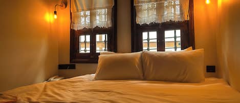 Free WiFi, bed sheets