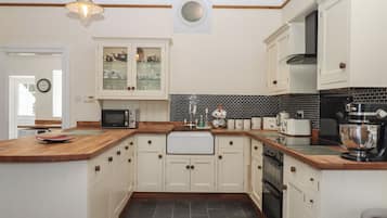 Máy rửa bát, dụng cụ nấu nướng/bát dĩa/dao nĩa