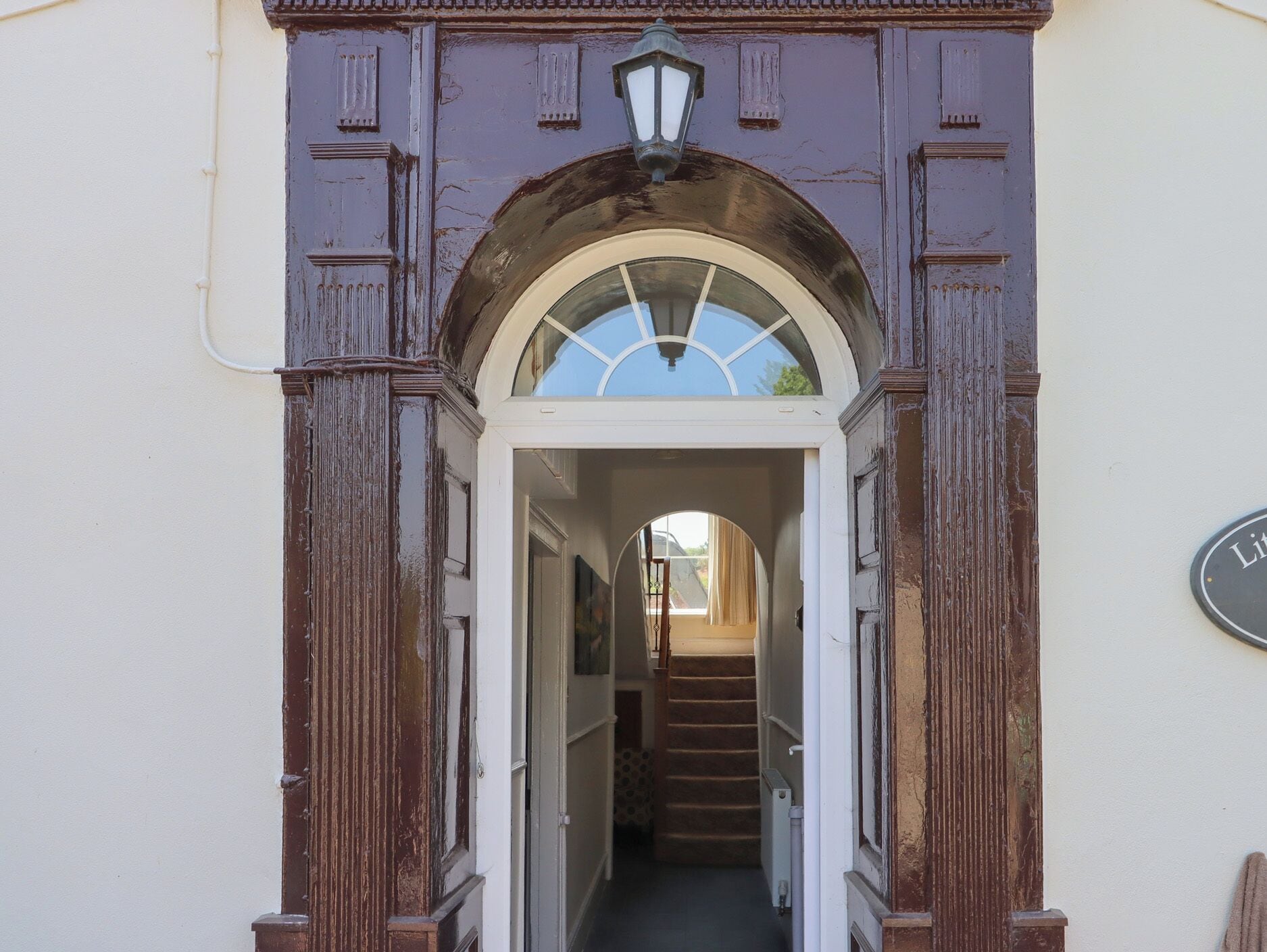 تفاصيل الفندق من الخارج