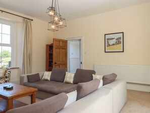 Living area - Littleham Court Manor (Bideford)
