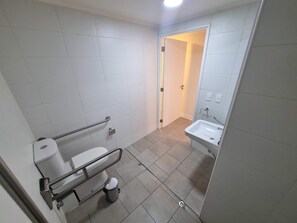 Doccia, asciugacapelli, asciugamani