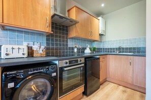 Fridge, microwave, oven, coffee/tea maker