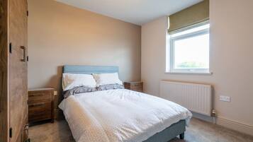 2 chambres, fer et planche Ă repasser, Wi-Fi gratuit, draps fournis