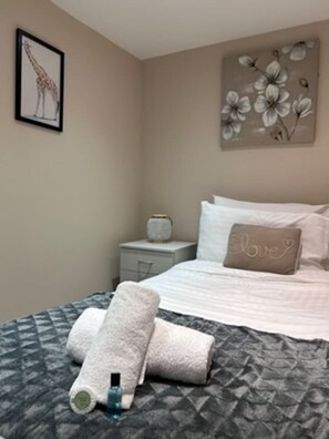 3 bedrooms, iron/ironing board, free WiFi