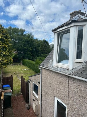 Property grounds - Upper Mill Apartment (Newmilns)
