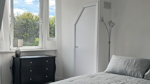 1 soverom, strykejern/-brett, wi-fi (inkludert) og sengetøy