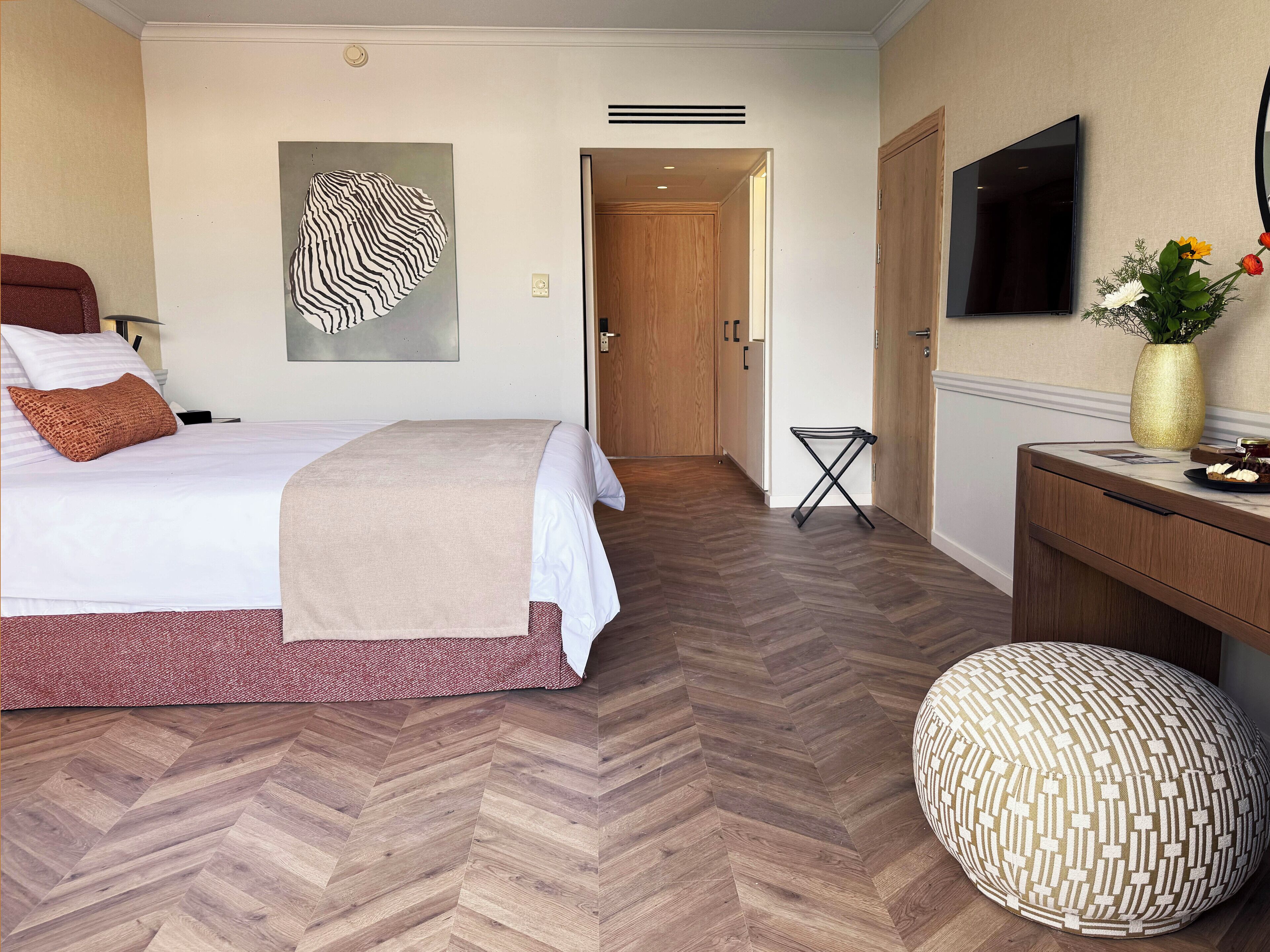 Minibar, in-room safe, free WiFi, bed sheets