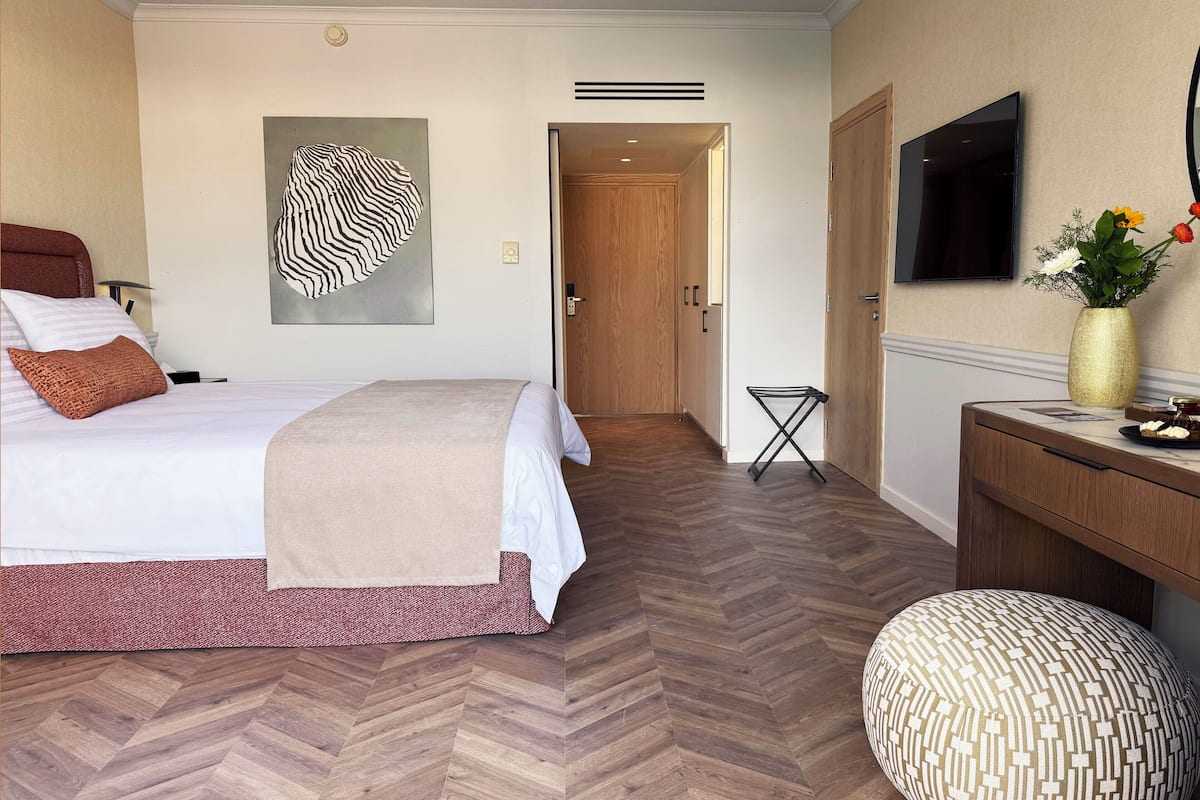 Minibar, in-room safe, free WiFi, bed sheets