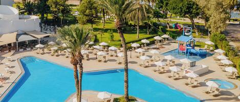 Indoor pool, 2 outdoor pools, pool umbrellas, pool loungers