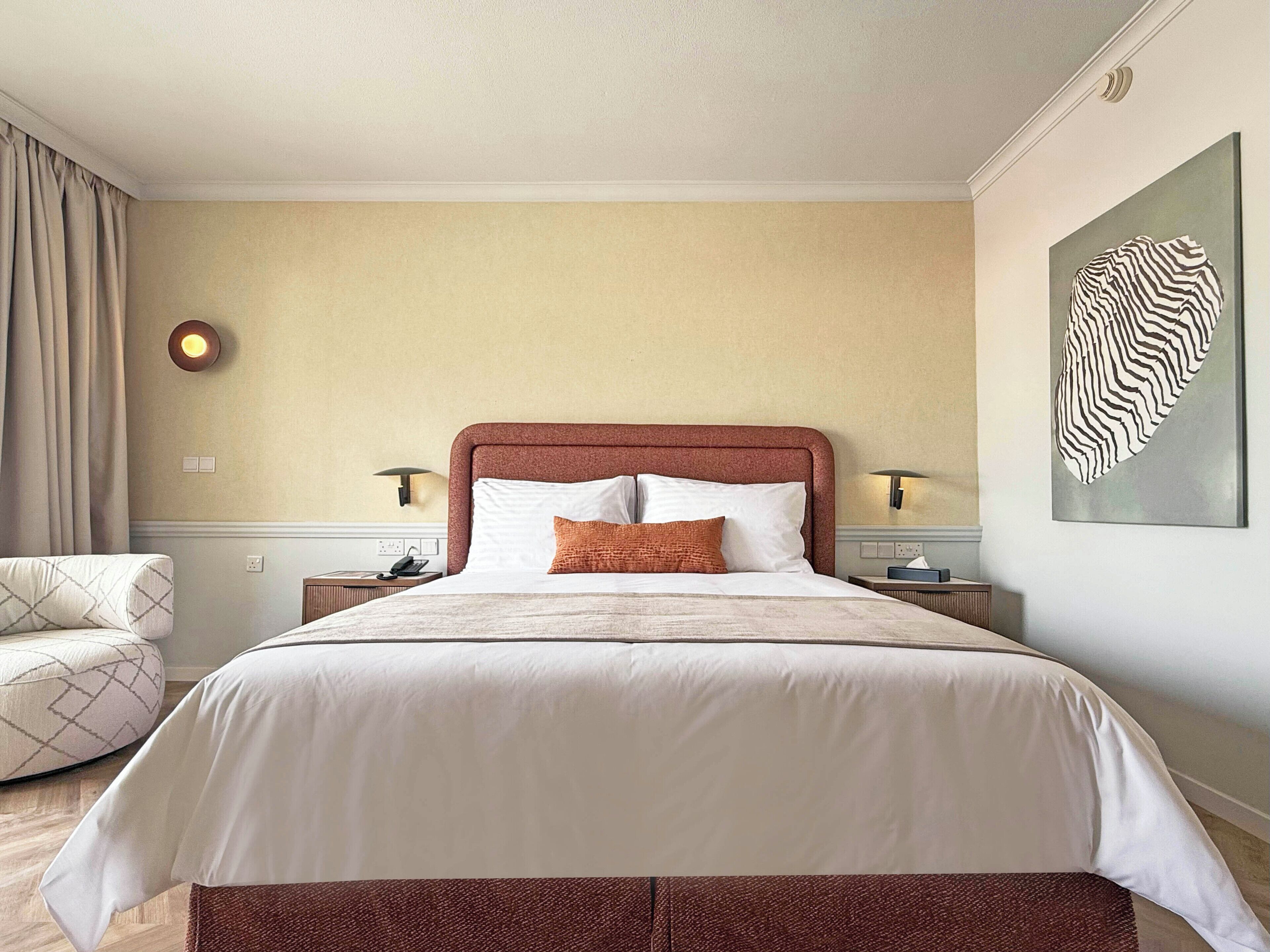 Minibar, in-room safe, free WiFi, bed sheets