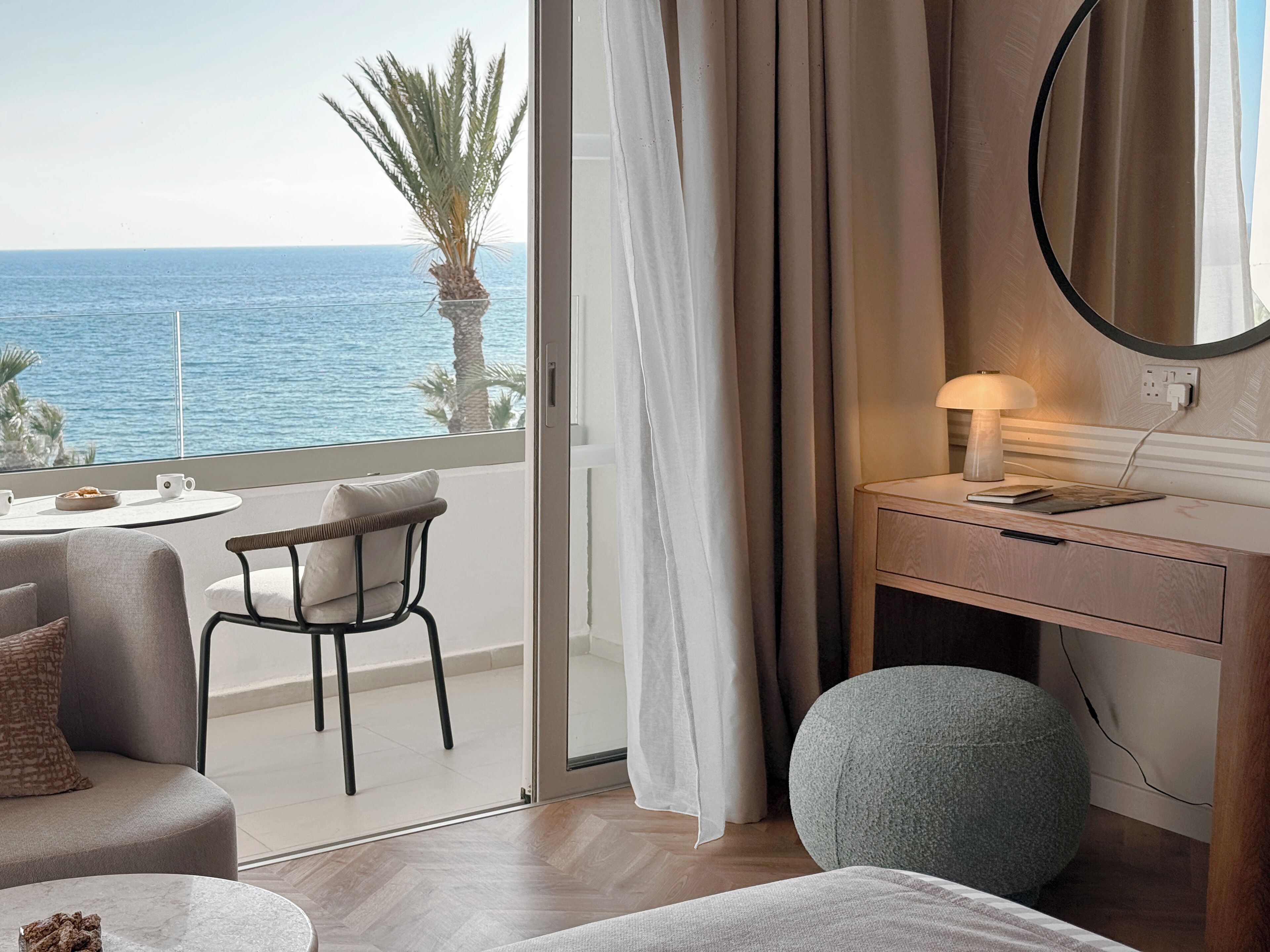 Suite Made For Two Sea View | Minibar, coffres-forts dans les chambres, Wi-Fi gratuit, draps fournis