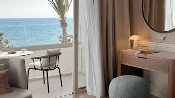 Suite Made For Two Sea View | Minibar, coffres-forts dans les chambres, Wi-Fi gratuit, draps fournis