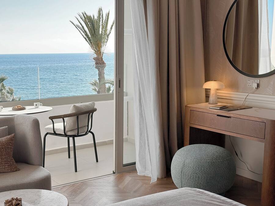 Minibar, in-room safe, free WiFi, bed sheets