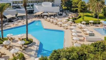 Indoor pool, 2 outdoor pools, pool umbrellas, pool loungers